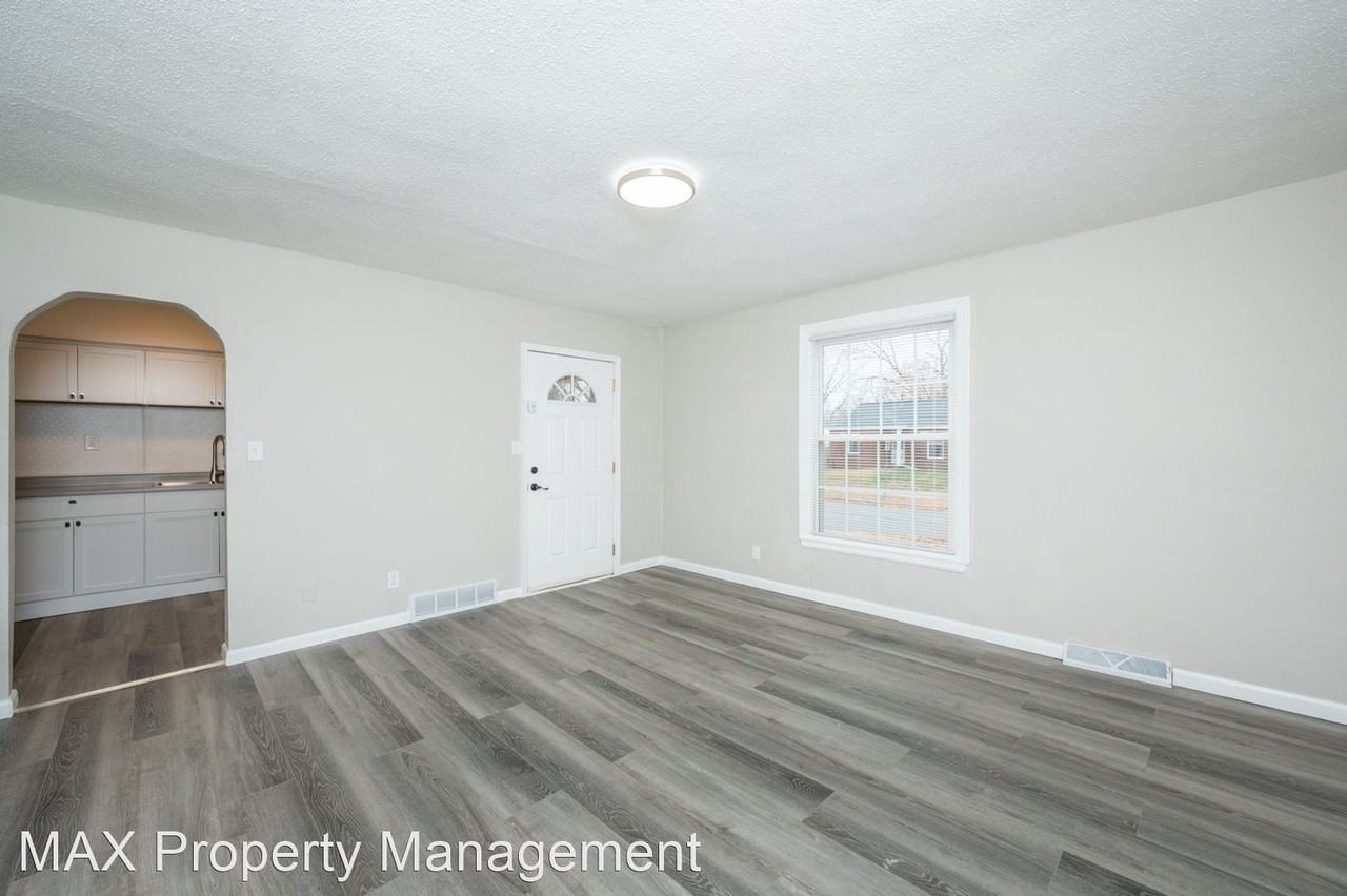 3945 Oxford St - Photo 2 of 13