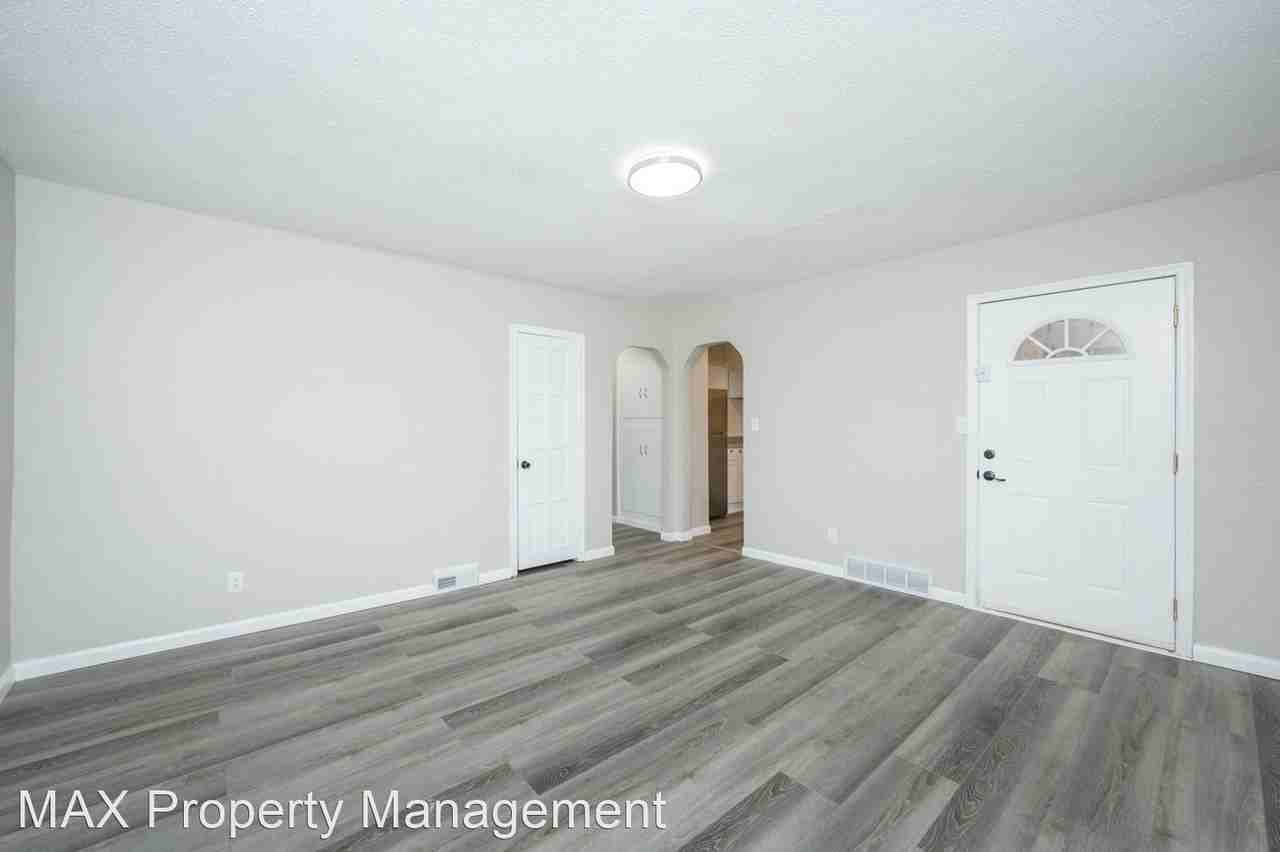 3945 Oxford St - Photo 3 of 13