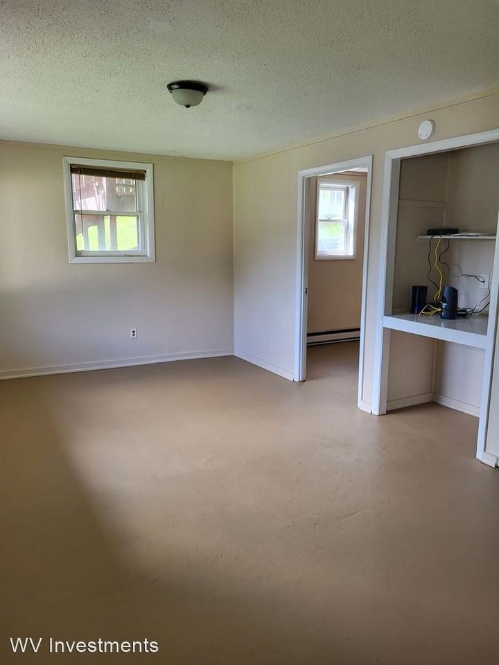 1255 Old Bristol Rd - Photo 3 of 12