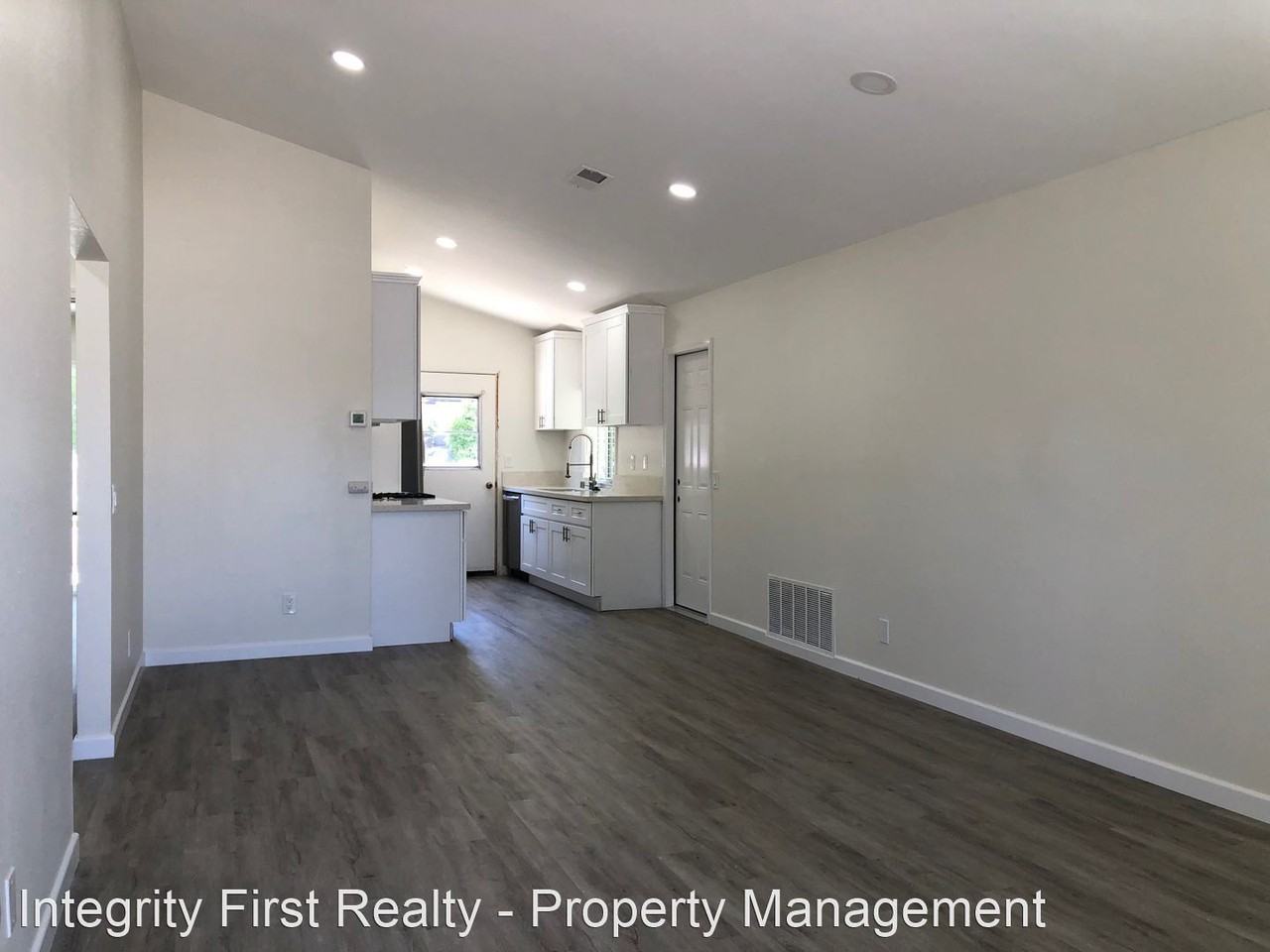 2078 Waterbury - Photo 2 of 26