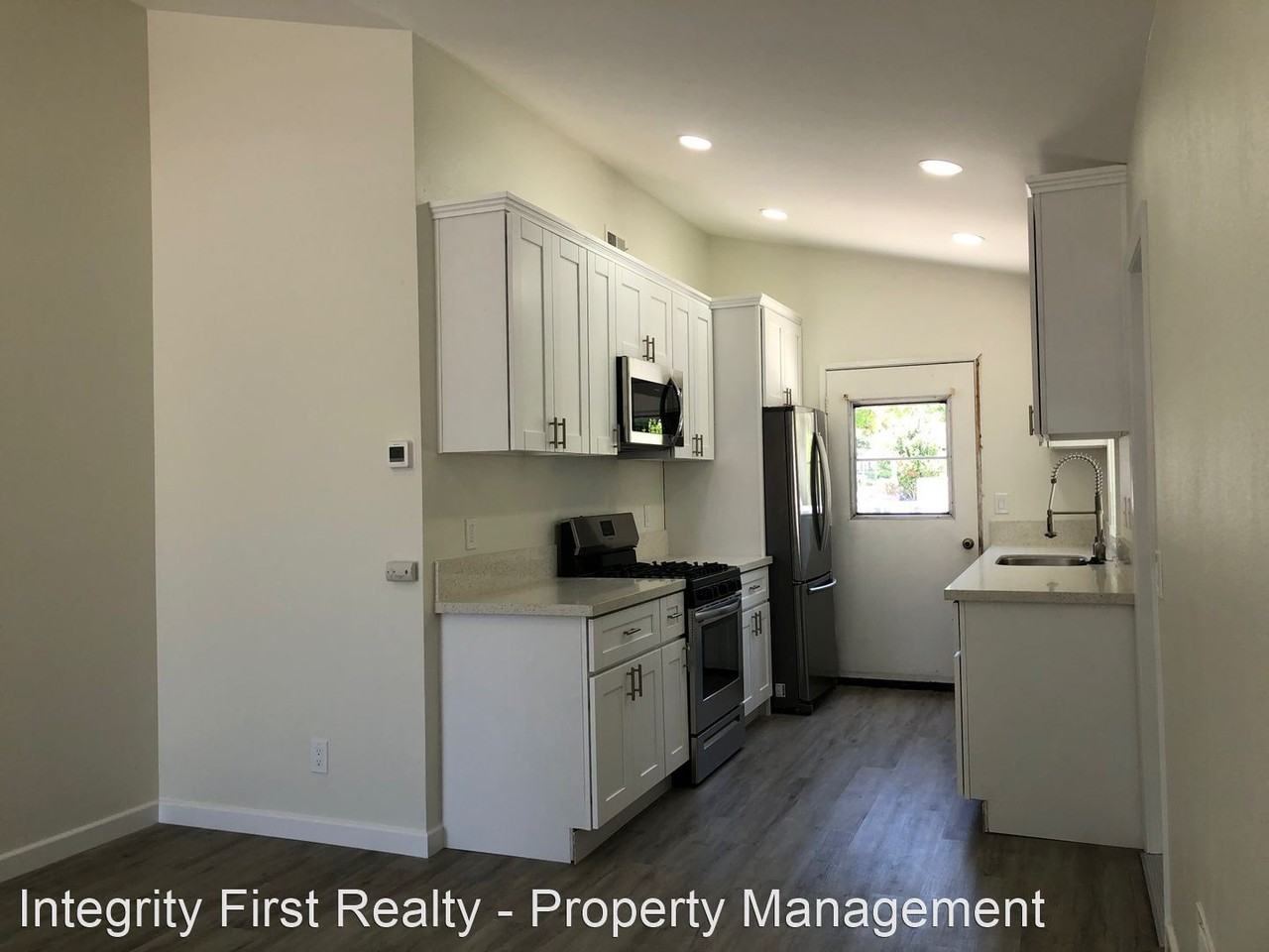 2078 Waterbury - Photo 3 of 26