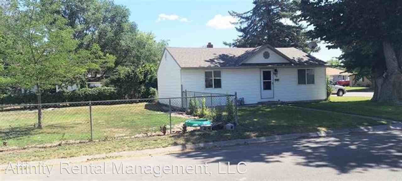 800 Dahl Ave - Photo 2 of 15