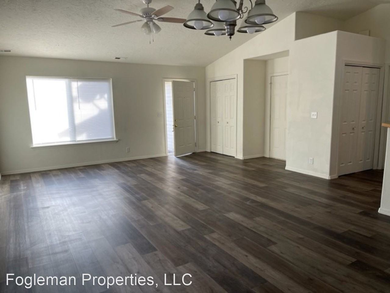 1112 Freedom circle/ 1114 Freedom circle - Photo 2 of 12