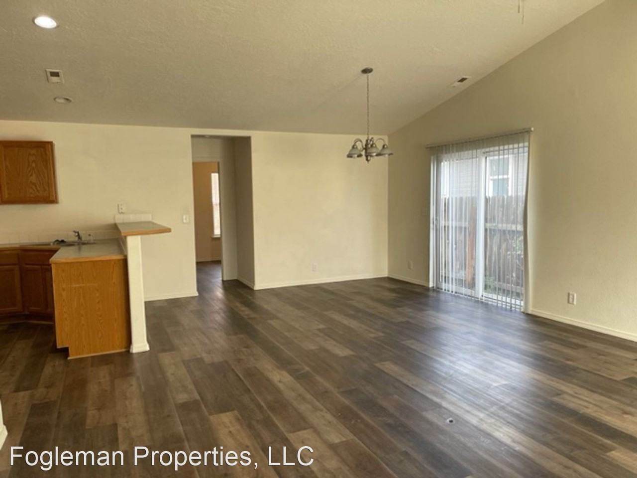 1112 Freedom circle/ 1114 Freedom circle - Photo 3 of 12