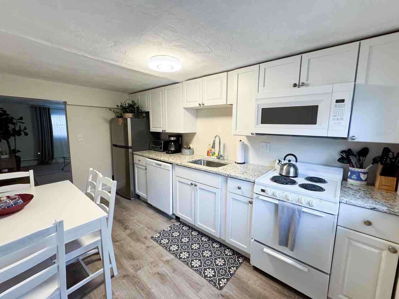 79 Chestnut St #2B - Photo 3 of 11