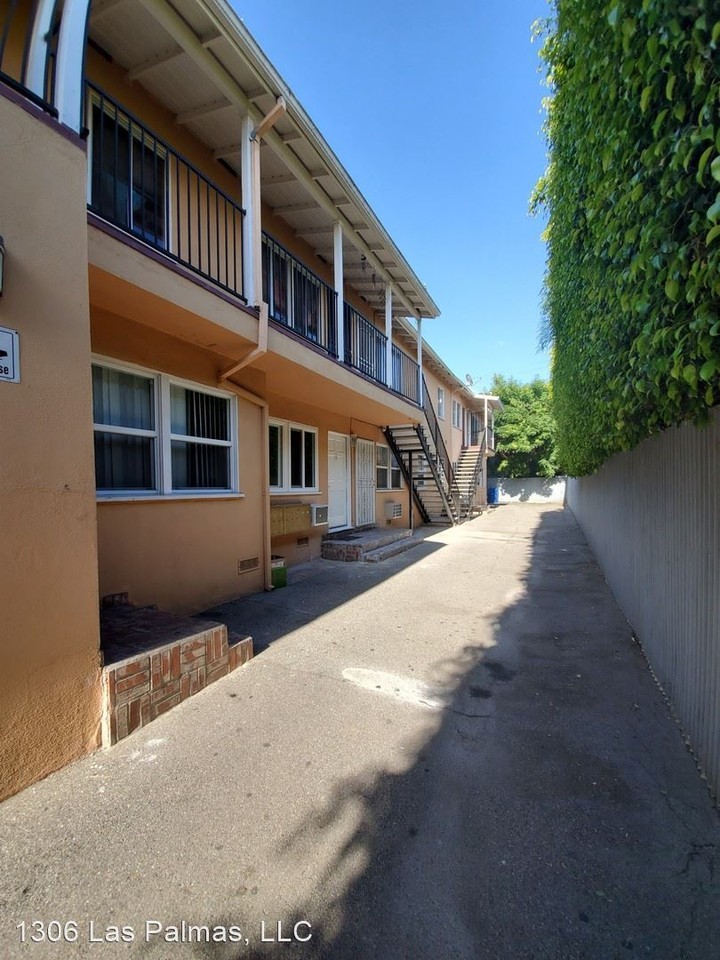 1306 N Las Palmas Ave. - Photo 2 of 9