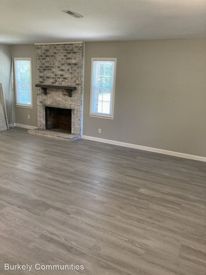 5419 Amberhill Dr - Photo 2 of 3