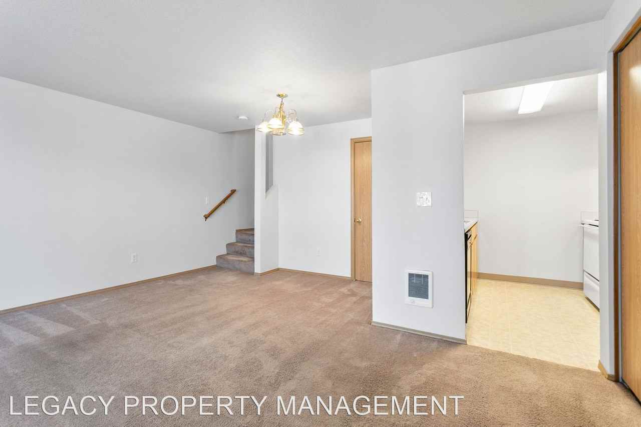 201 NE 148th Ave - Photo 3 of 13