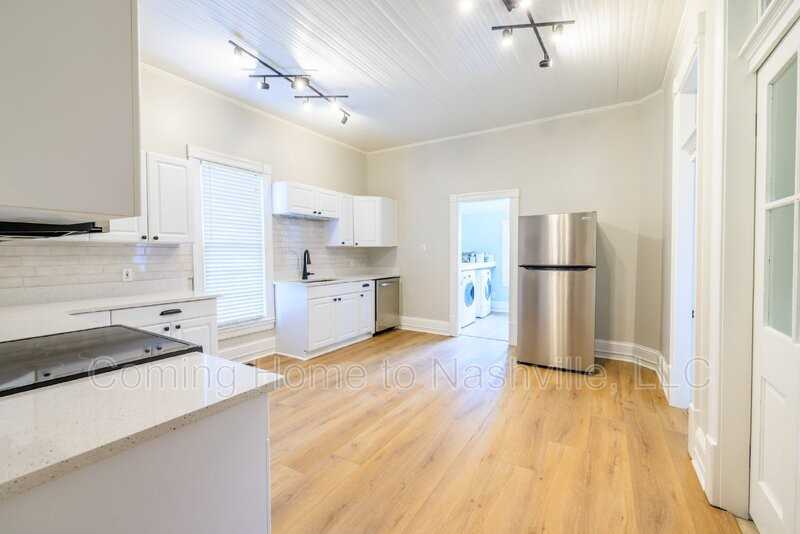 1111 Glenview Dr - Photo 3 of 17