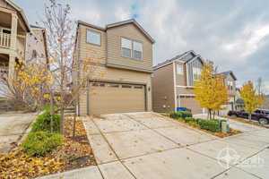 featured image of 3307 Northeast 43rd Place