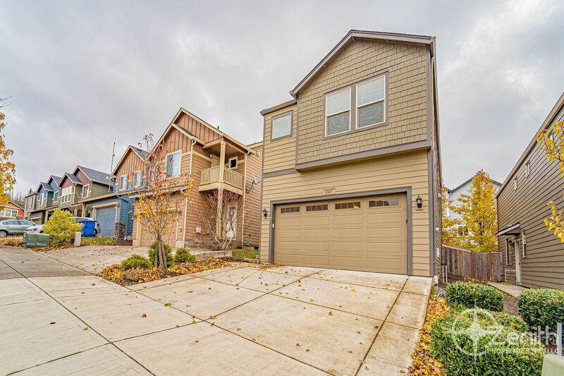 3307 Ne 43rd Pl - Photo 2 of 30