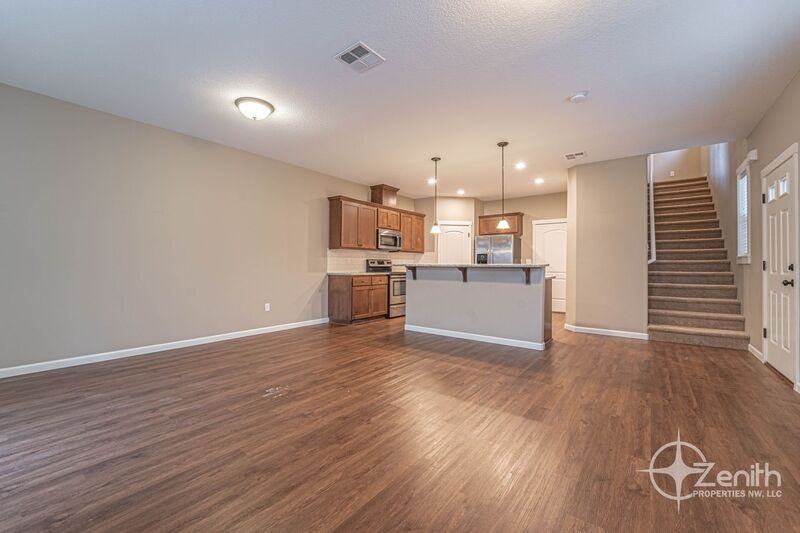 3307 Ne 43rd Pl - Photo 4 of 30