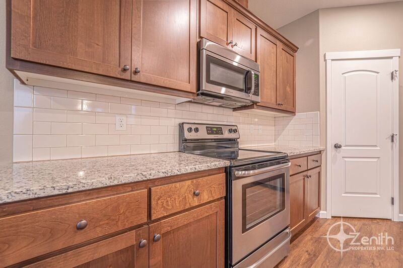 3307 Ne 43rd Pl - Photo 7 of 30