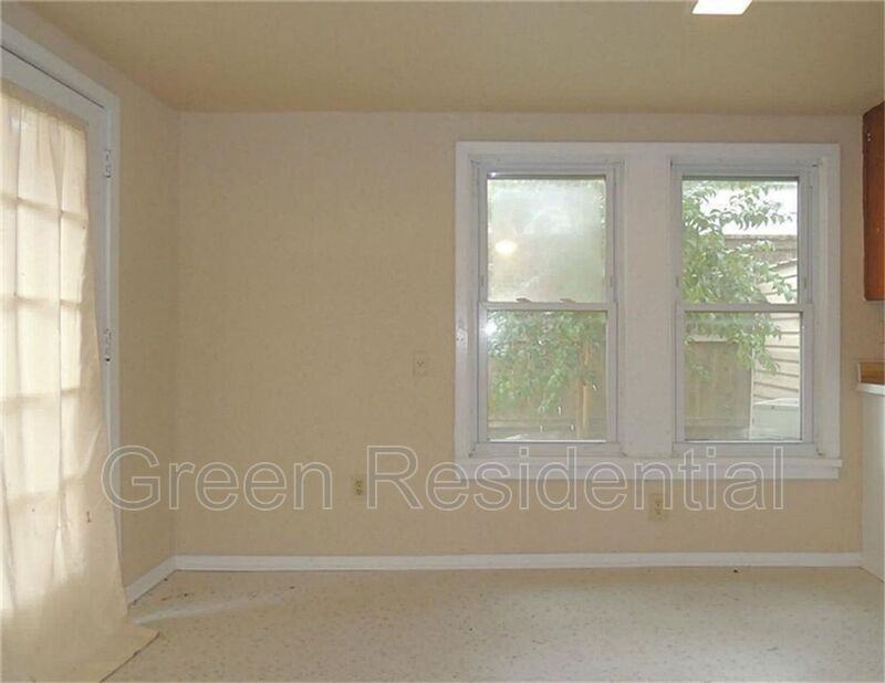 5612 1/2 Chaucer Dr - Photo 3 of 8