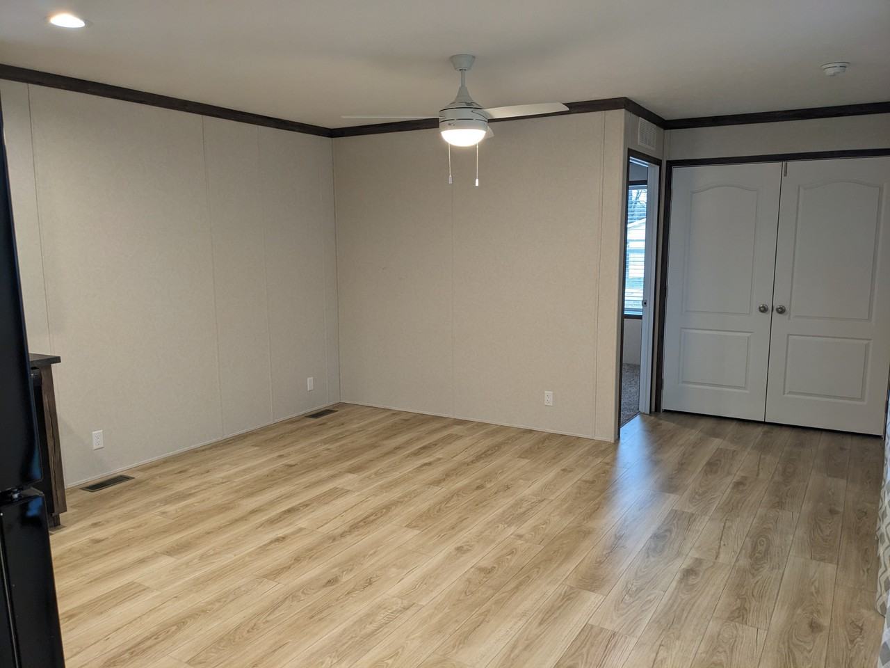 300 Forrest Ave #52 - Photo 3 of 8