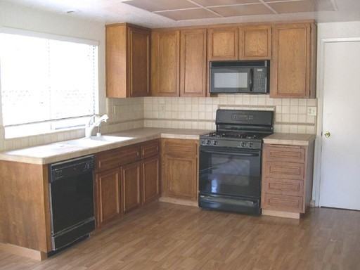 122 Casswell Ct - Photo 2 of 7