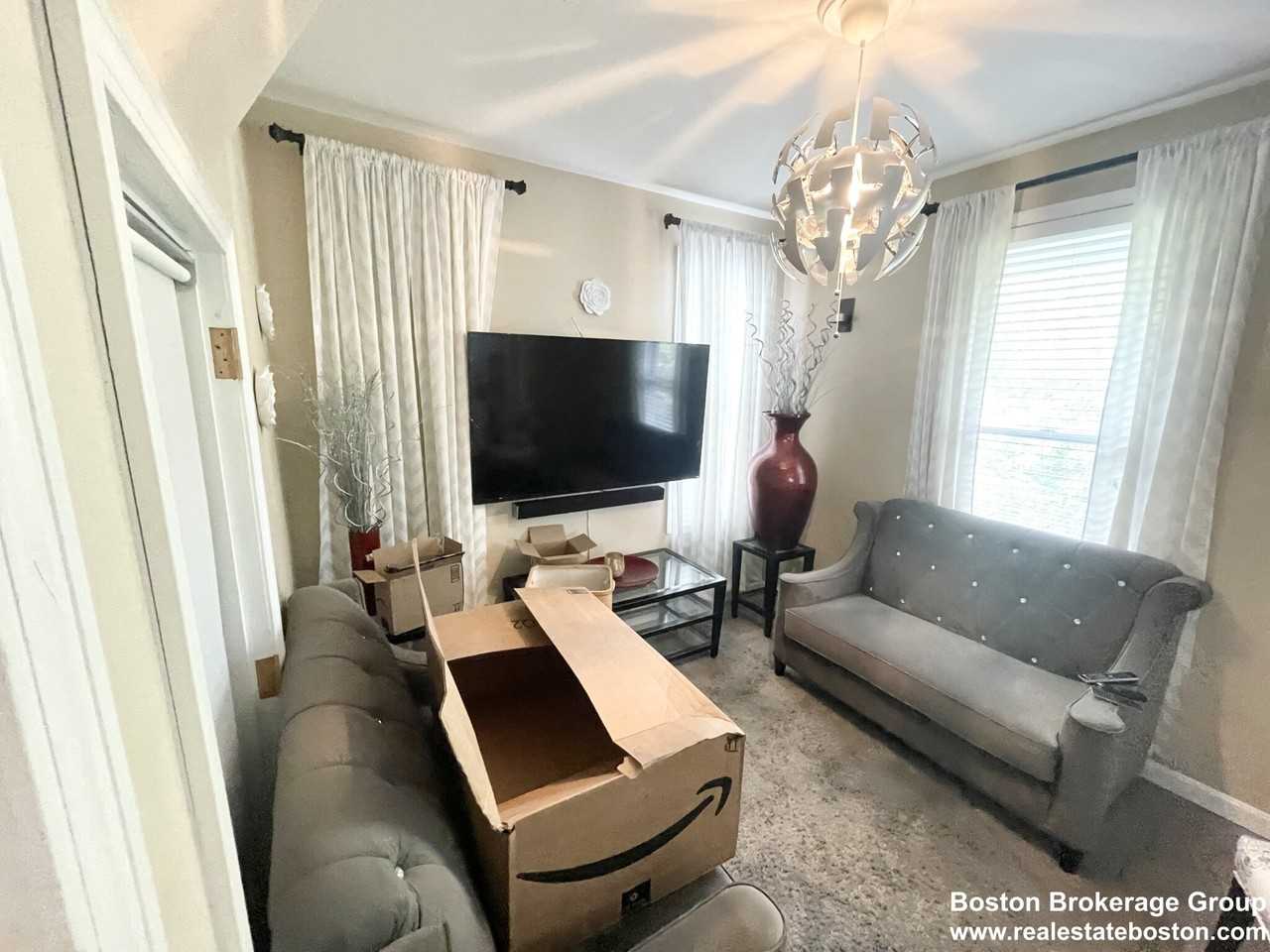 9 Mount Pleasant Ave #3 - Photo 3 of 11