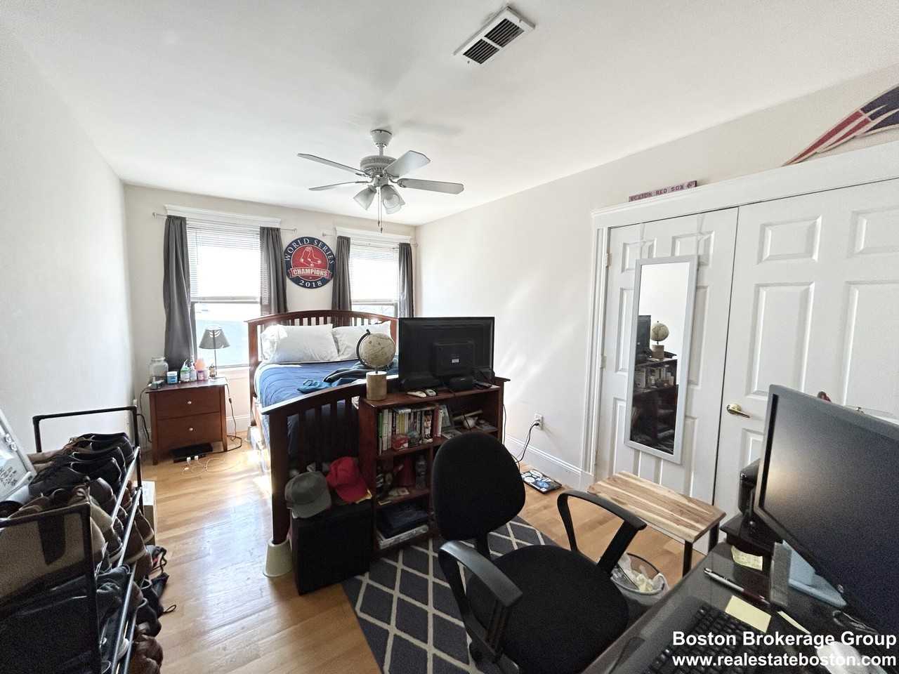 916 Dorchester Ave #3 - Photo 4 of 7