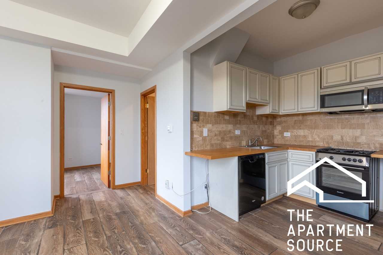 1316 W 18th St #3M - Photo 4 of 17