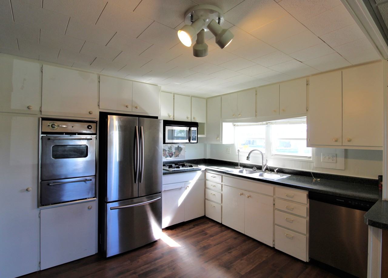 1753 Midlothian St - Photo 2 of 16