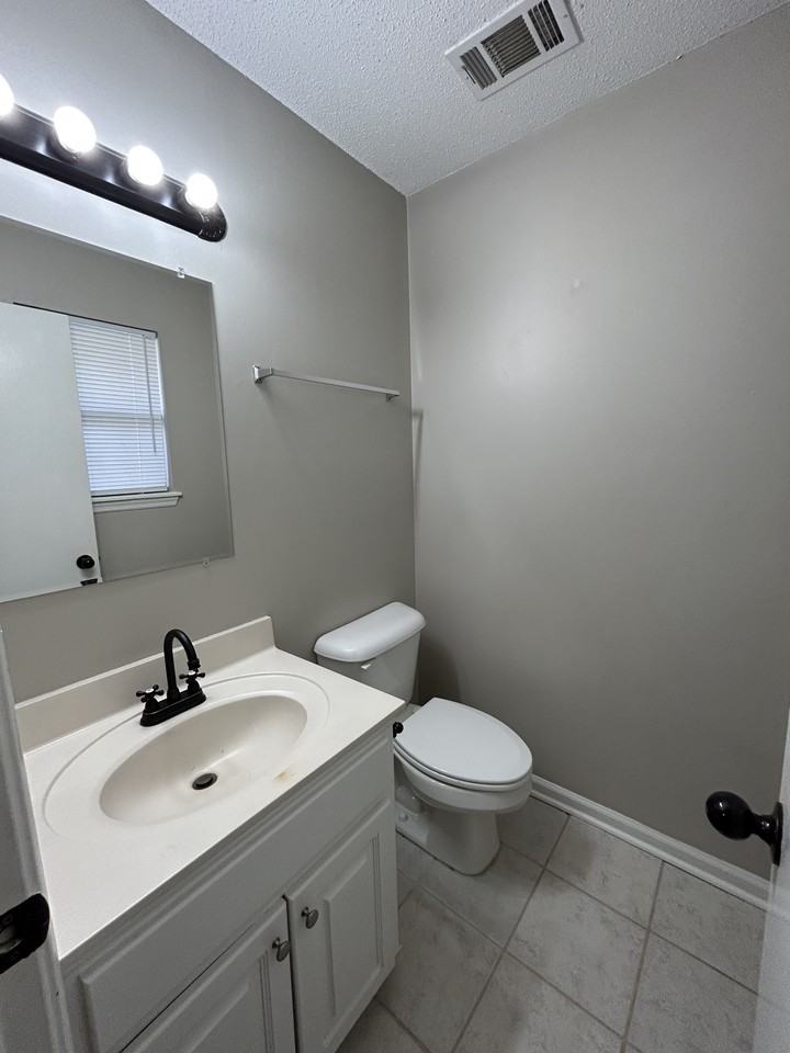 9 Collins Ct - Photo 7 of 10