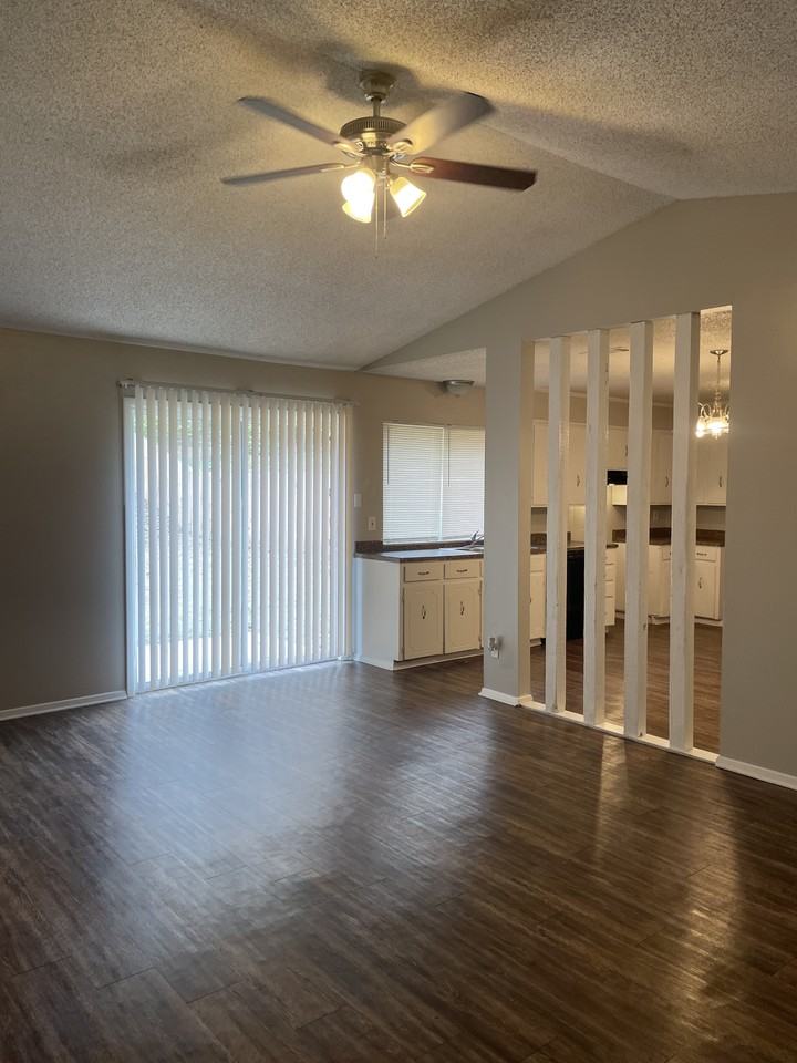 1824 Joyce Ct - Photo 2 of 10