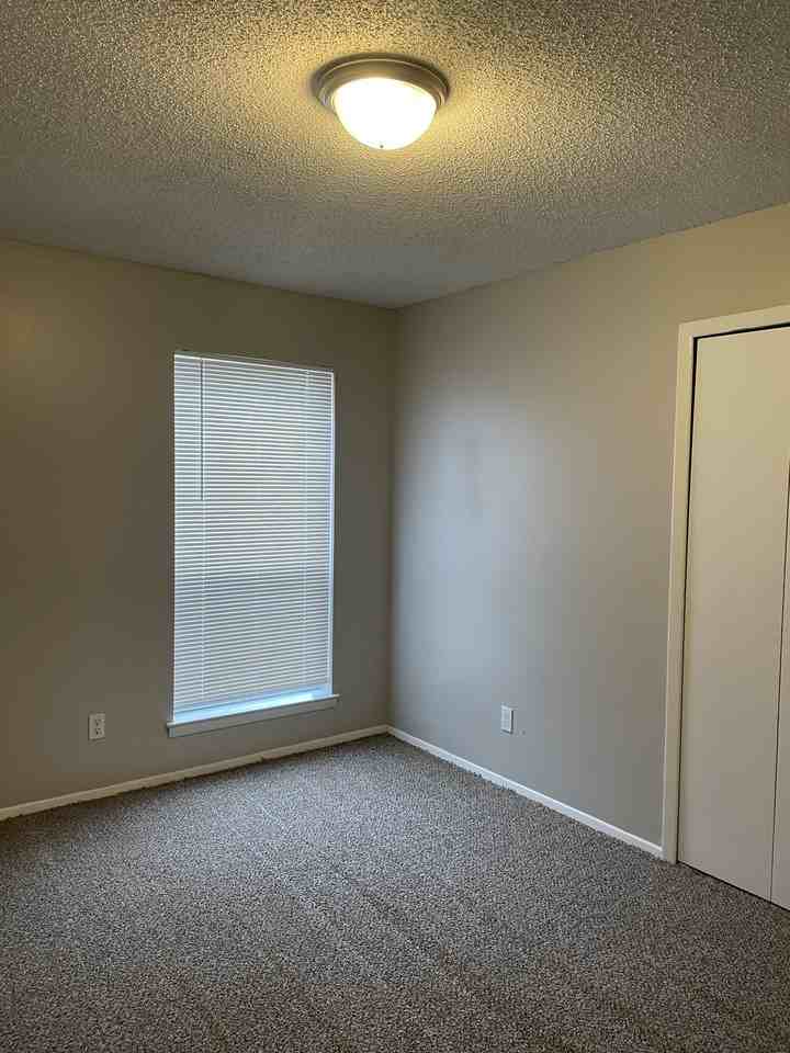 1824 Joyce Ct - Photo 5 of 10