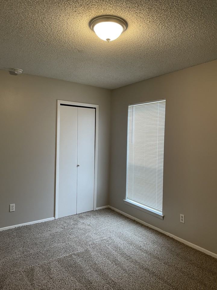 1824 Joyce Ct - Photo 6 of 10