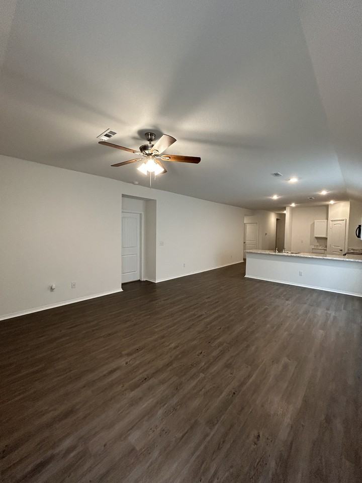 45 Kinley Ln - Photo 2 of 9