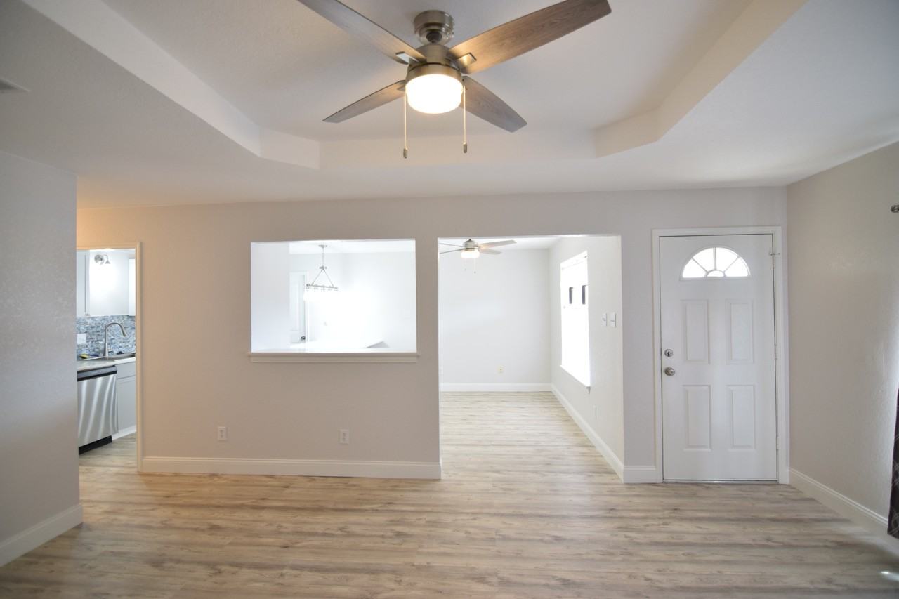 310 Fowler Dr - Photo 7 of 23