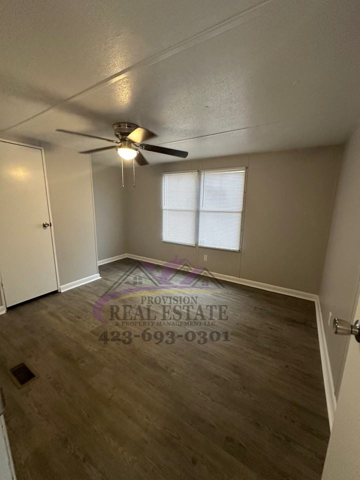 1269 Keith Valley Rd Se - Photo 2 of 10