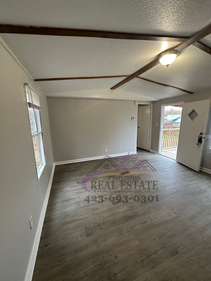 1269 Keith Valley Rd Se - Photo 3 of 10