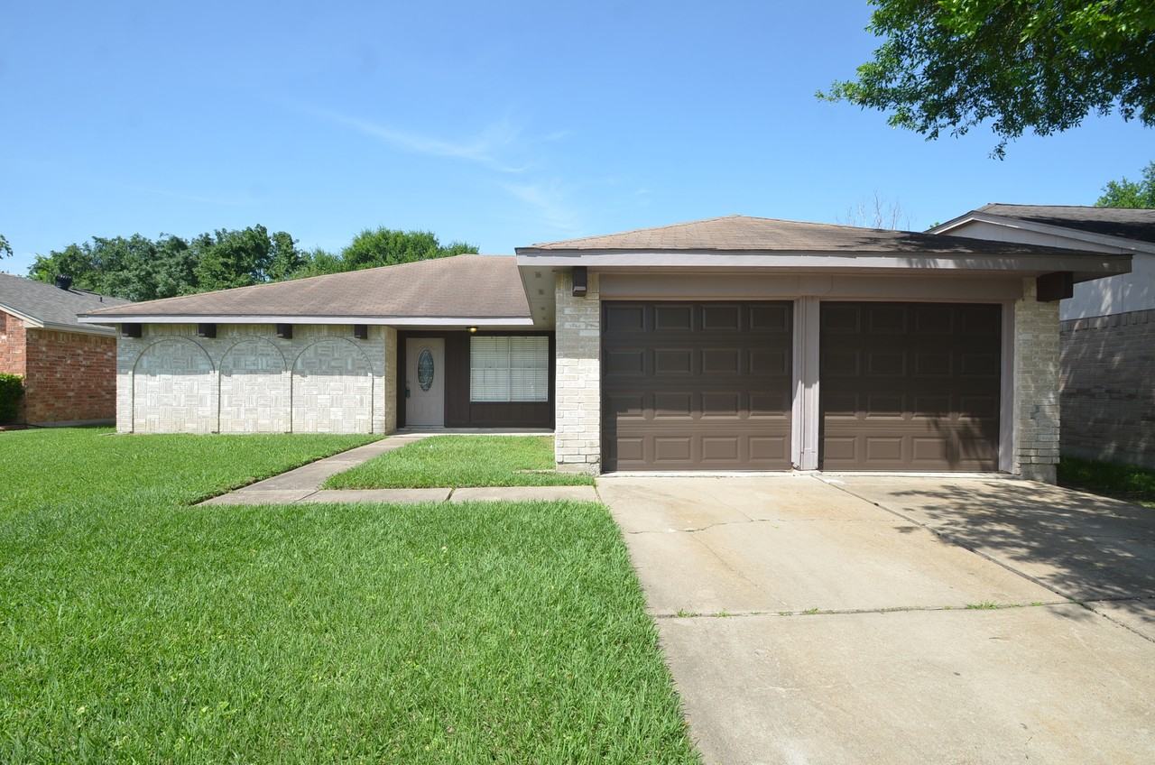 19510 Westhaven Dr - Photo 3 of 36