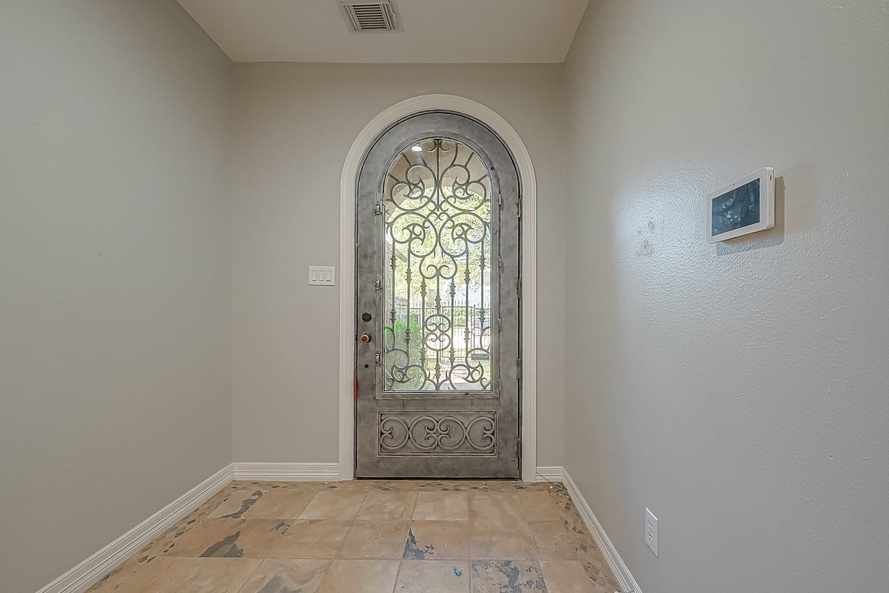 2721 Austin St - Photo 3 of 48