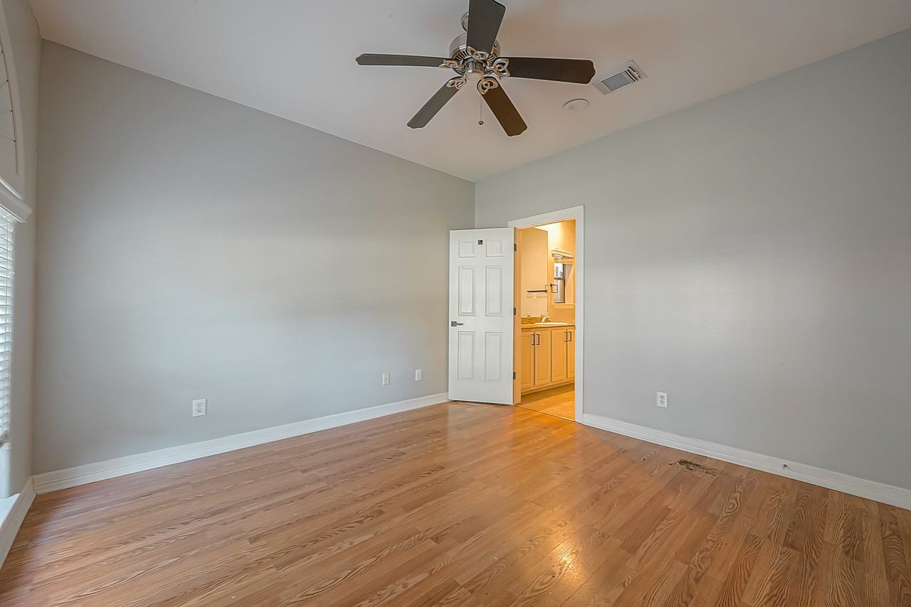 2721 Austin St - Photo 6 of 48