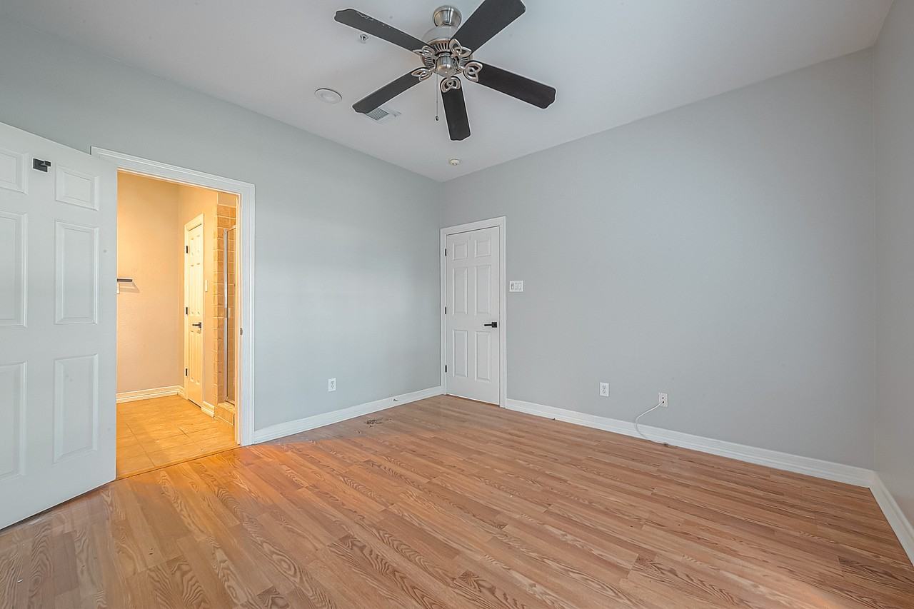 2721 Austin St - Photo 7 of 48
