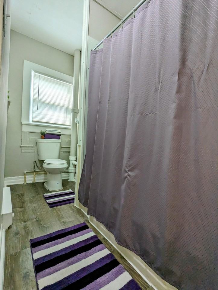 437 Freeman St - Photo 2 of 10