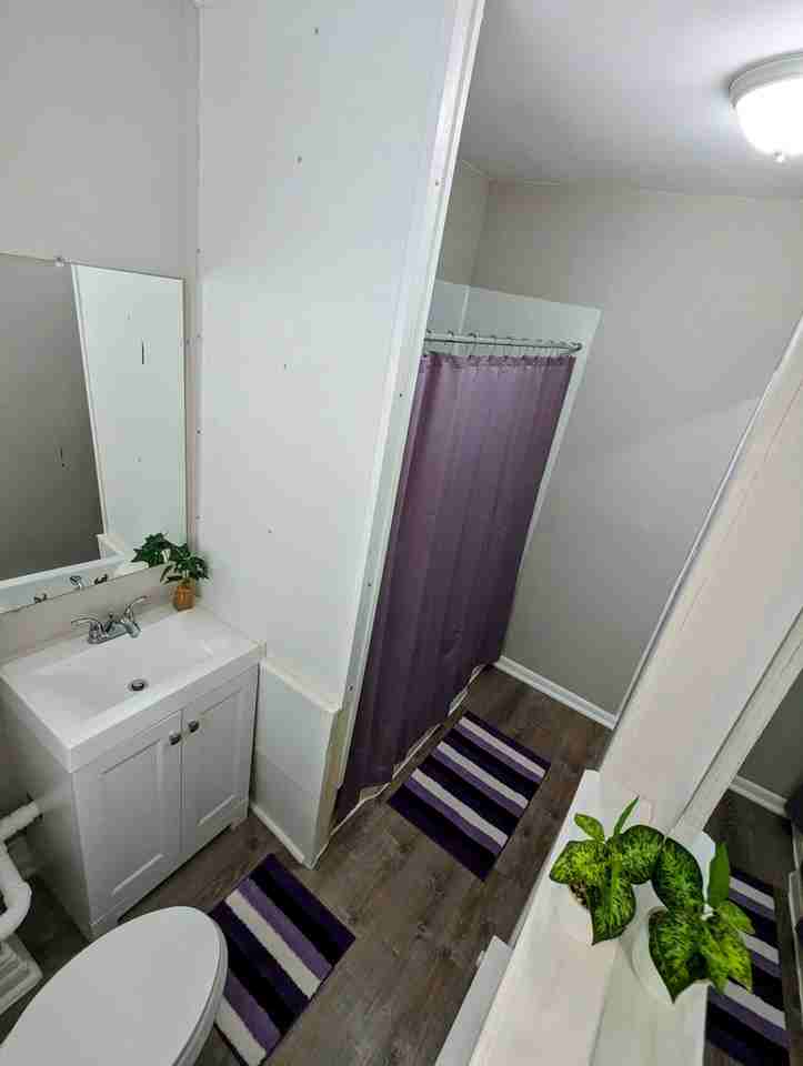 437 Freeman St - Photo 3 of 10