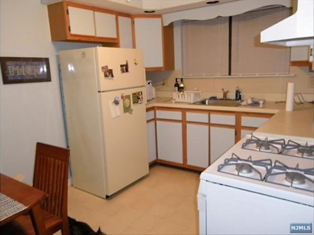 204 Terhune Ave - Photo 3 of 7
