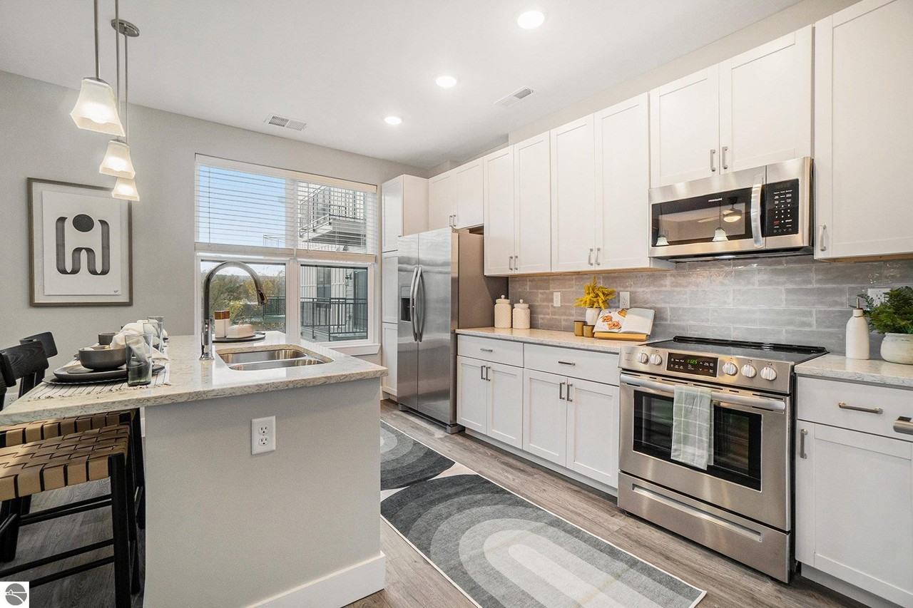 309 W Front St - Photo 4 of 50