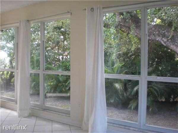 310 Catalonia Ave - Photo 2 of 7