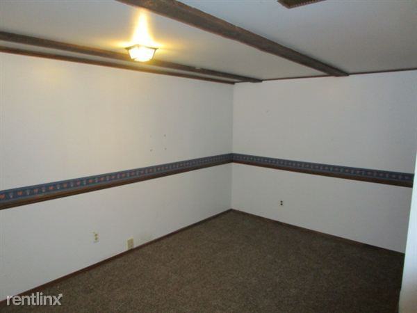 3104 Vineyard Ln - Photo 2 of 13