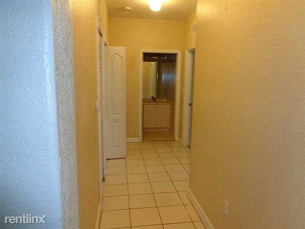 2637 SE 16th Ter - Photo 3 of 10