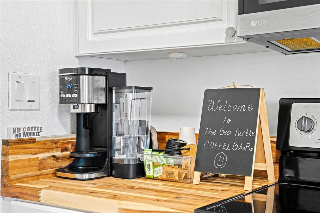 2549 Clarendon Avenue - Photo 5 of 50