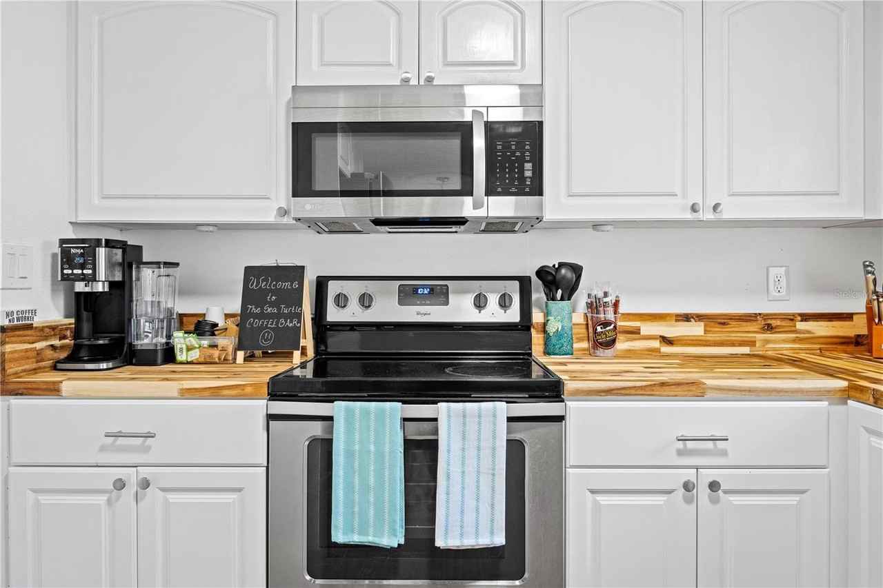 2549 Clarendon Avenue - Photo 7 of 50