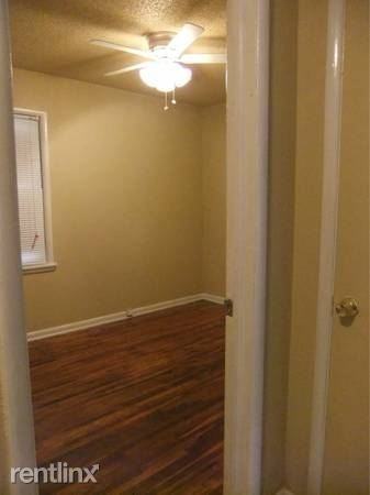 4672 N Rockford Ave - Photo 2 of 9