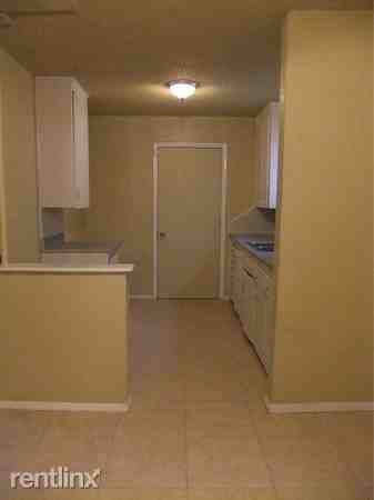 4672 N Rockford Ave - Photo 3 of 9