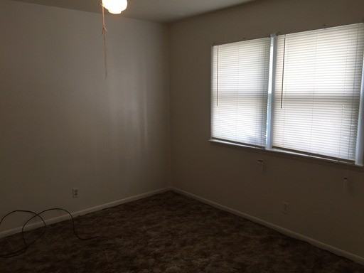 1411 SW Lincoln St - Photo 3 of 9