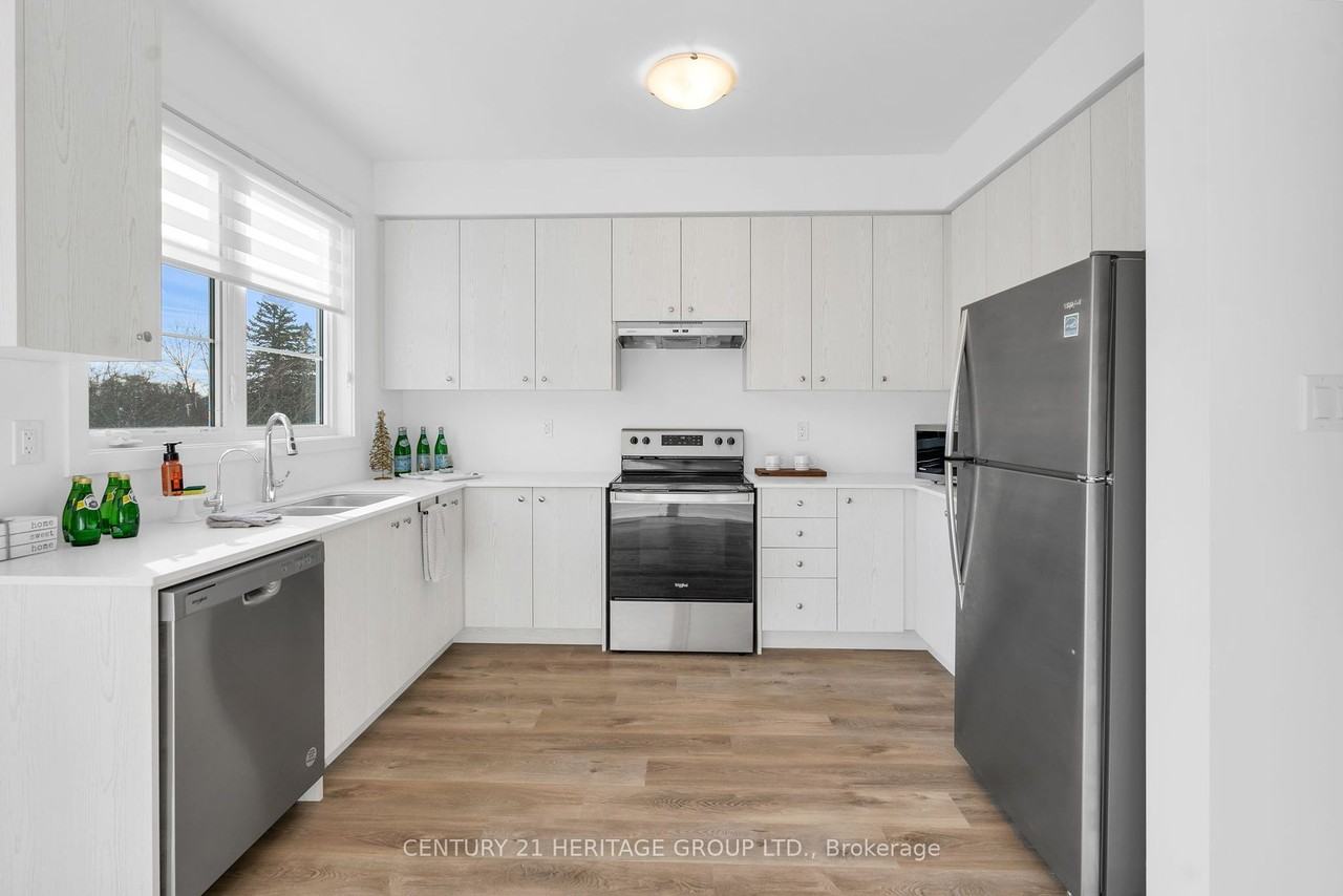 30 King Street - Photo 2 of 13