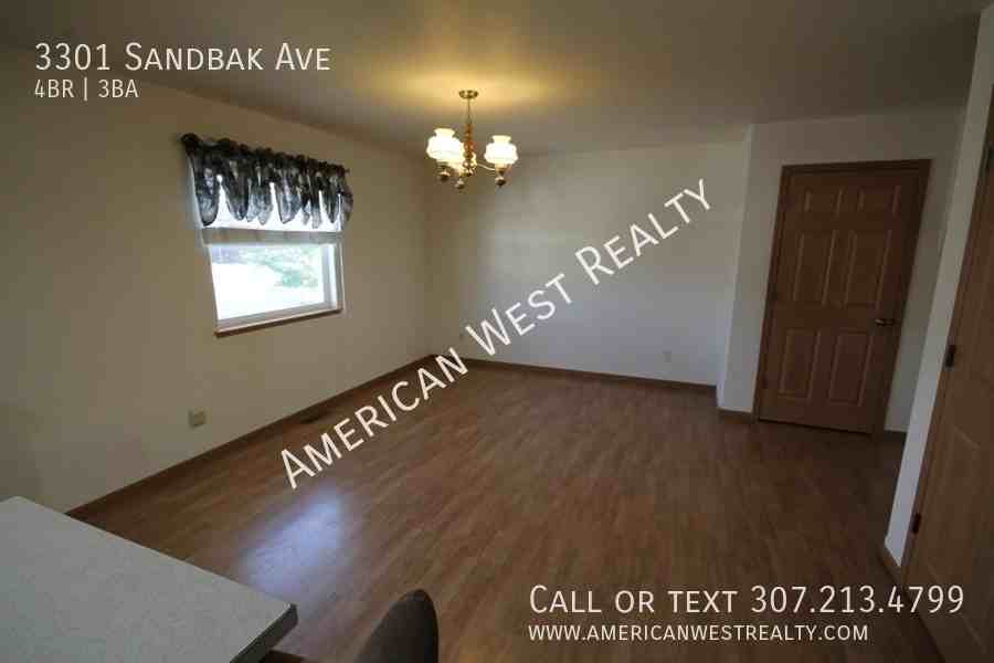 3301 Sandbak Ave - Photo 6 of 20